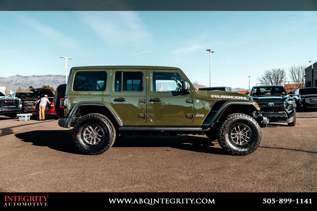 Jeep Wrangler photo 8