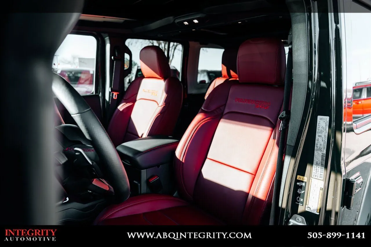 Jeep Wrangler photo 22