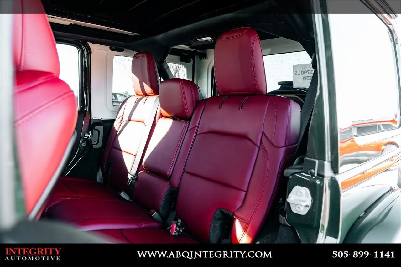 Jeep Wrangler photo 39