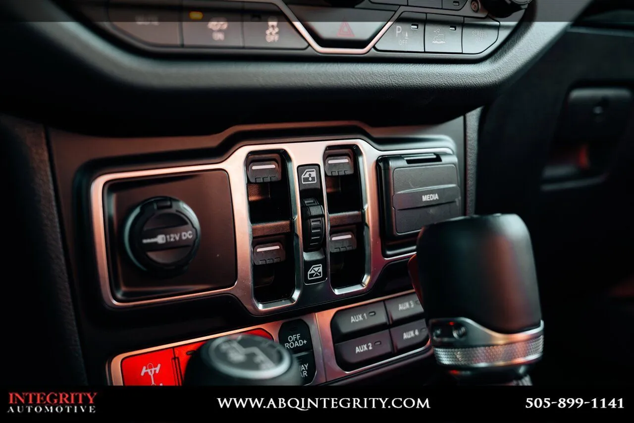 Jeep Wrangler photo 31