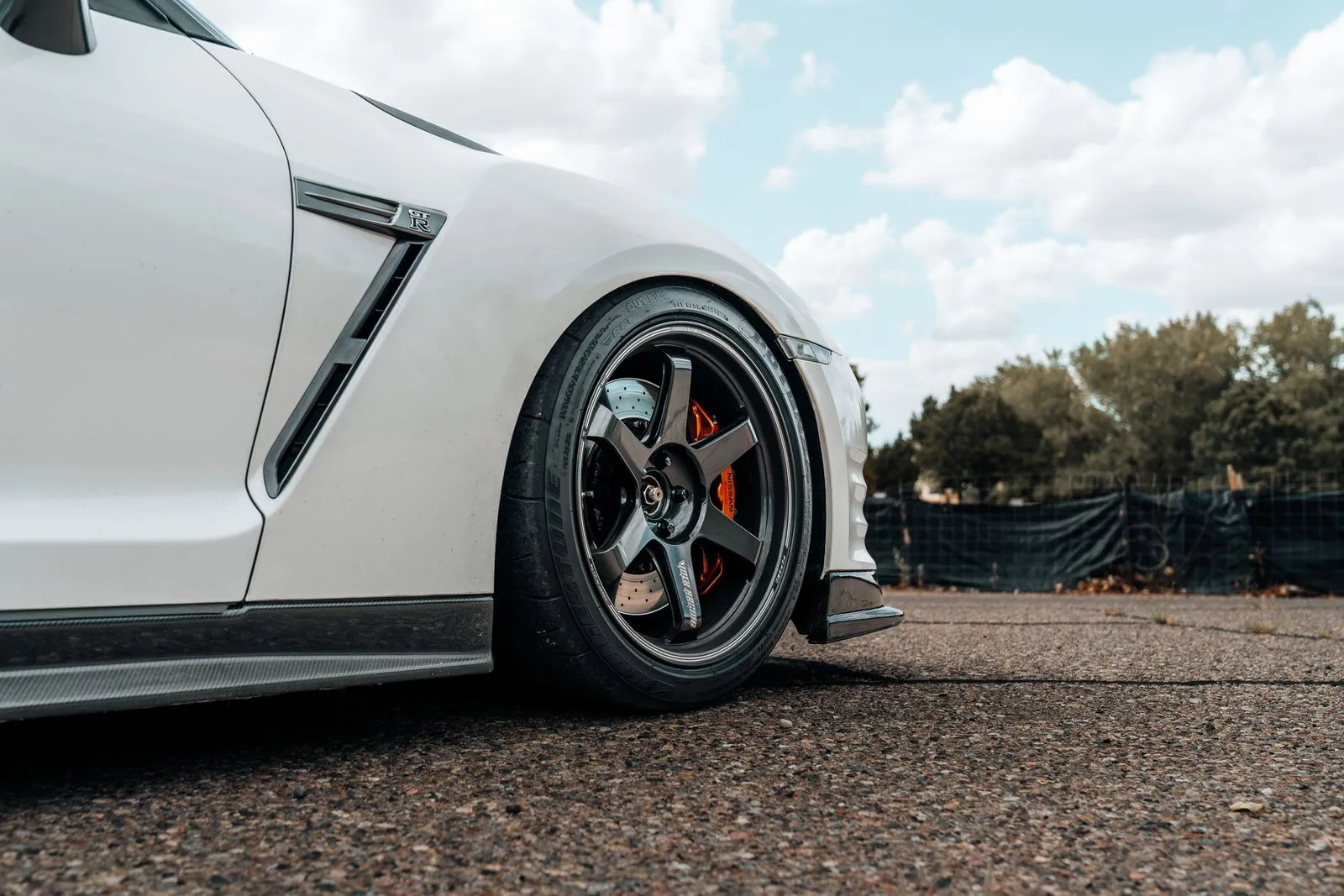 Nissan GT-R photo 15