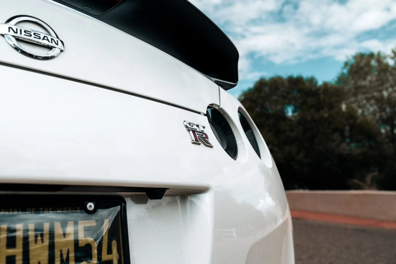 Nissan GT-R photo 13