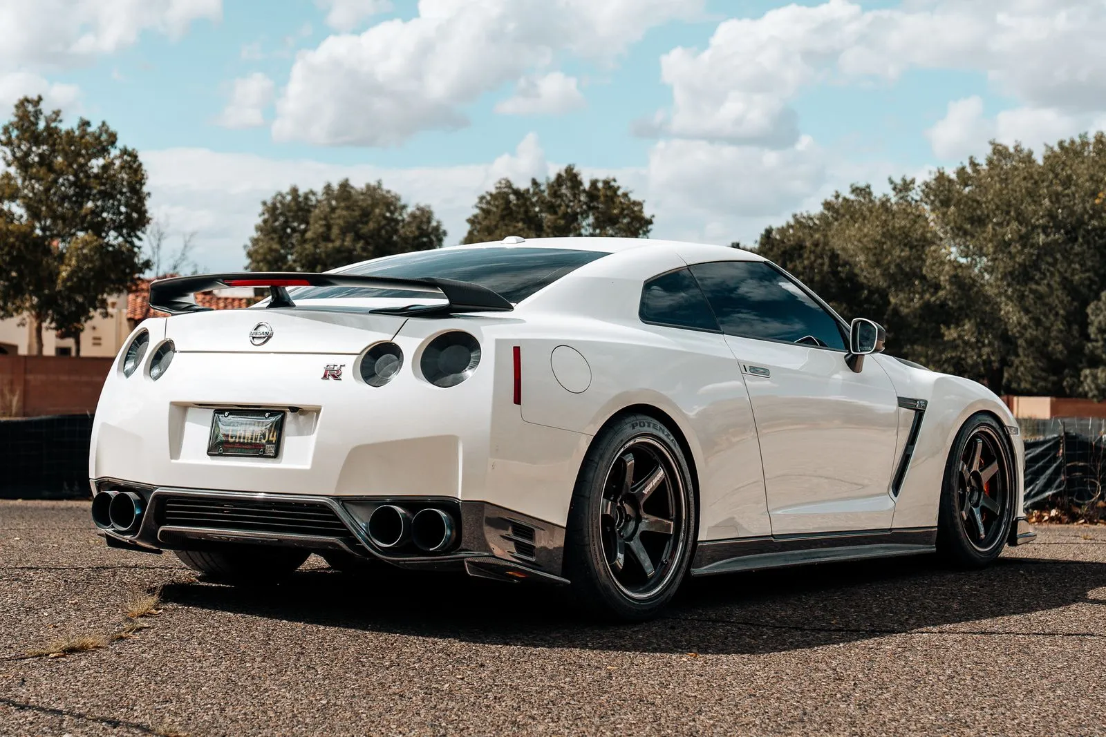 Nissan GT-R photo 7