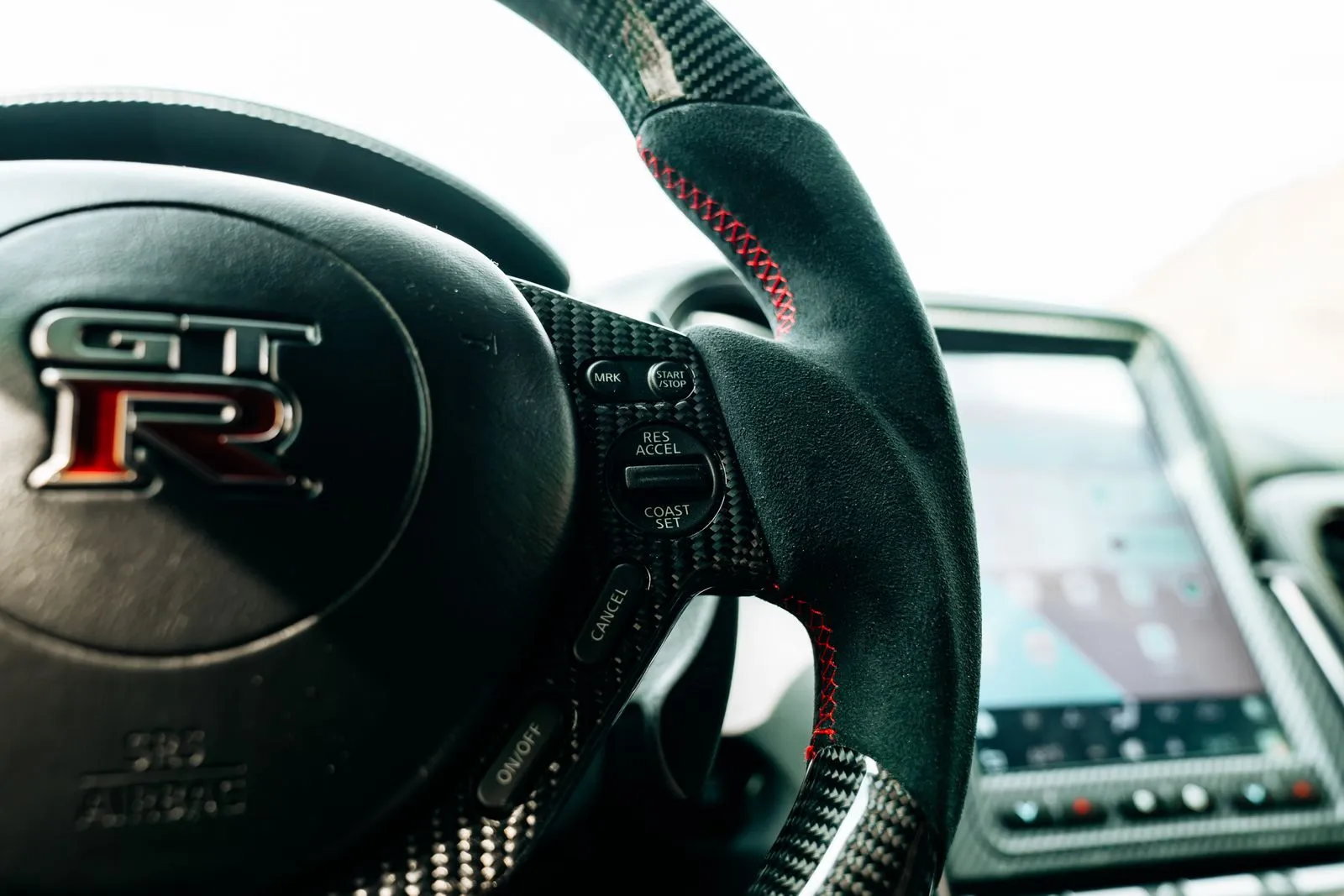 Nissan GT-R photo 24