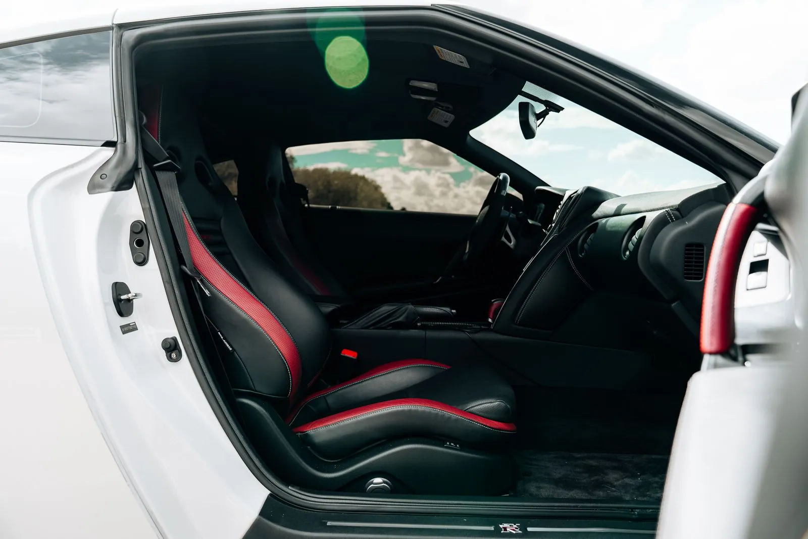 Nissan GT-R photo 40