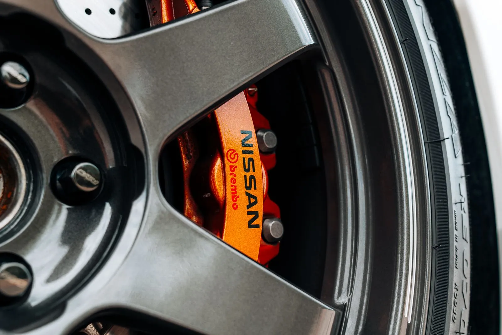Nissan GT-R photo 16