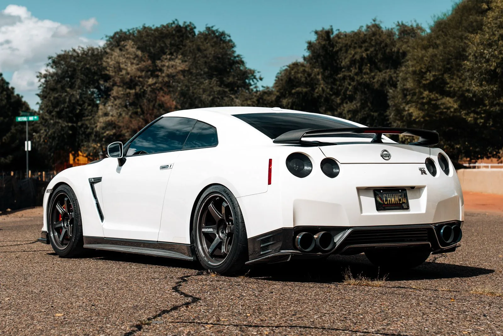 Nissan GT-R photo 5