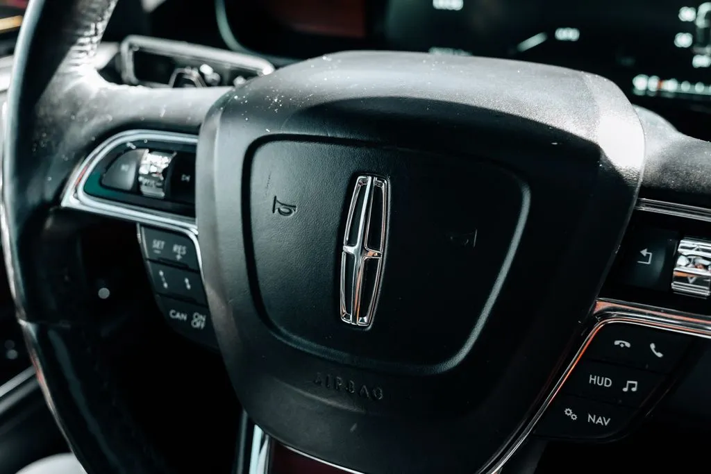 Lincoln Navigator photo 27