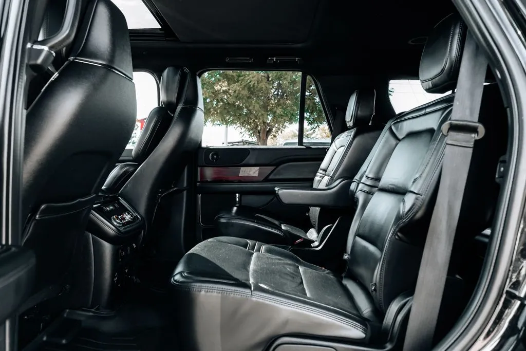 Lincoln Navigator photo 44