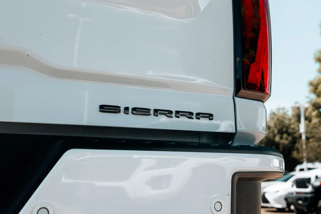 GMC Sierra photo 16