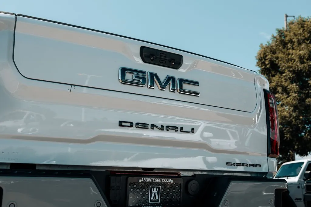 GMC Sierra photo 17