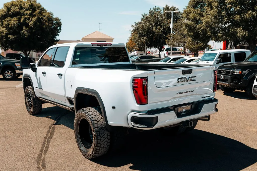GMC Sierra photo 18