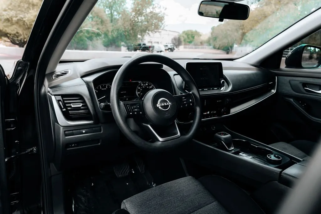 Nissan Rogue photo 17