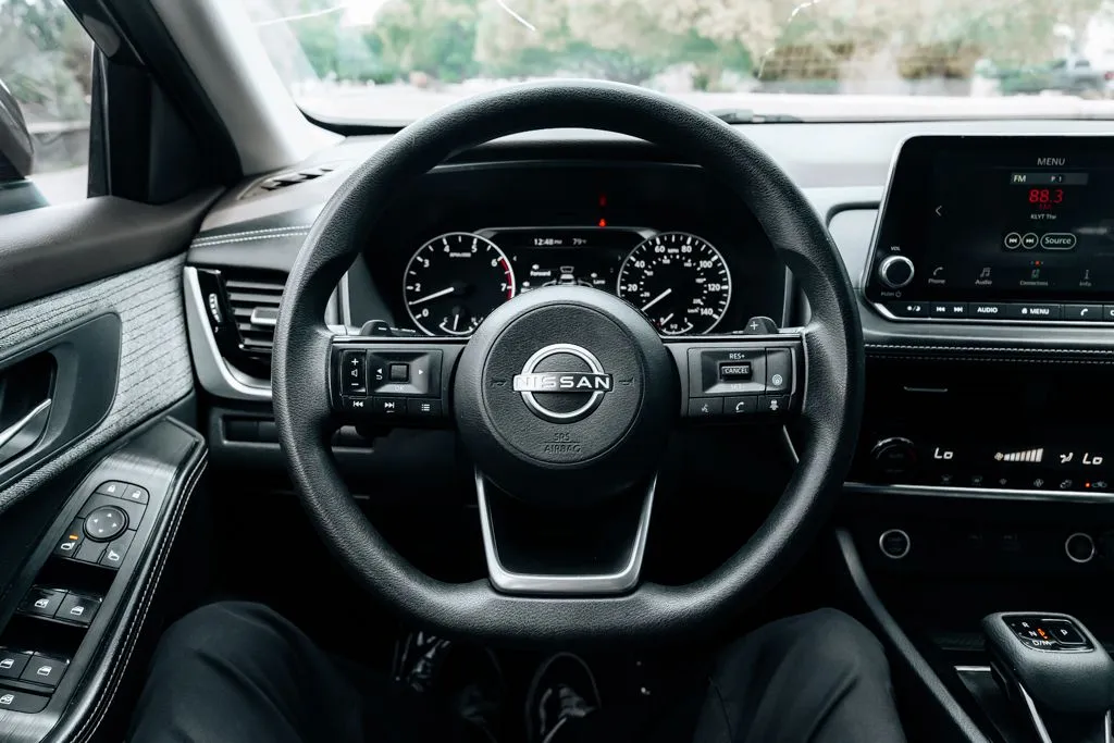 Nissan Rogue photo 25