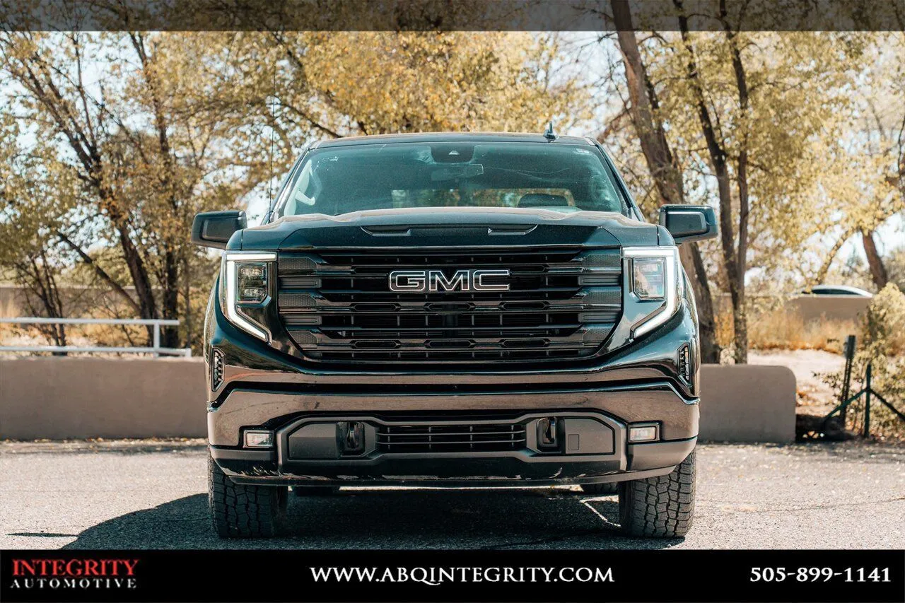 GMC Sierra photo 2
