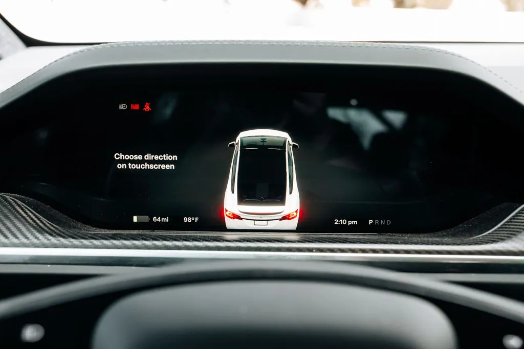 Tesla Model X photo 28