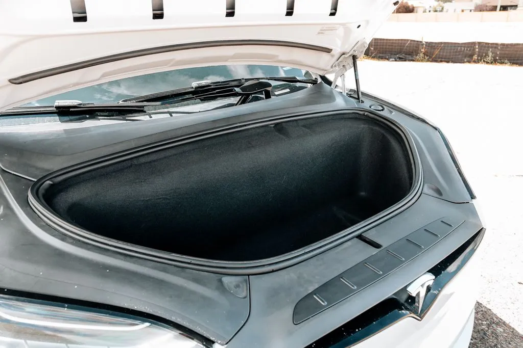 Tesla Model X photo 51