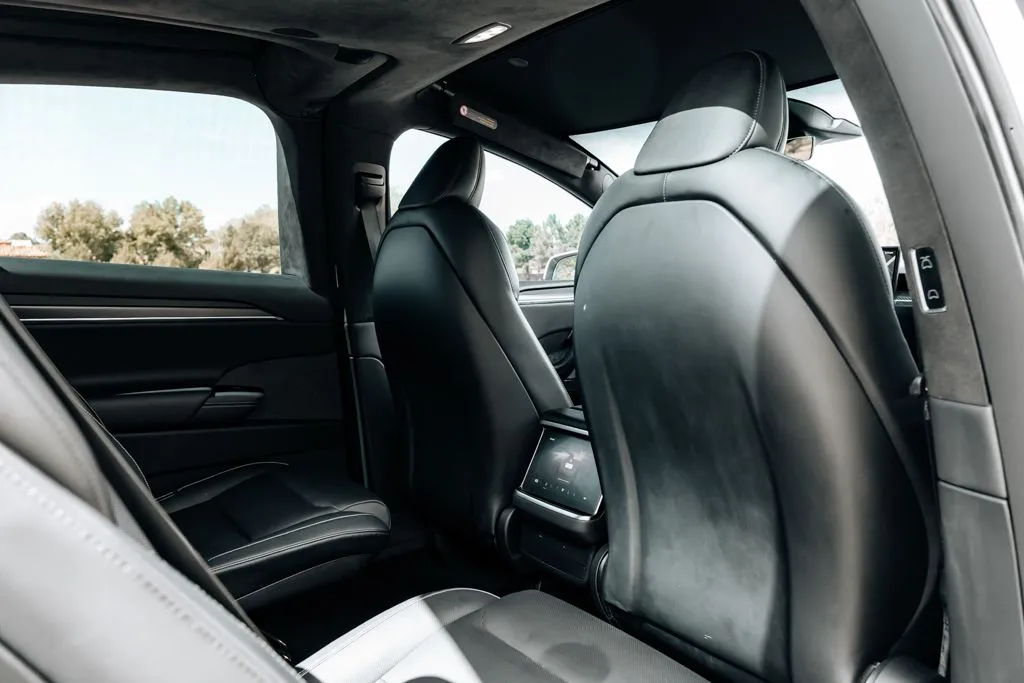 Tesla Model X photo 44
