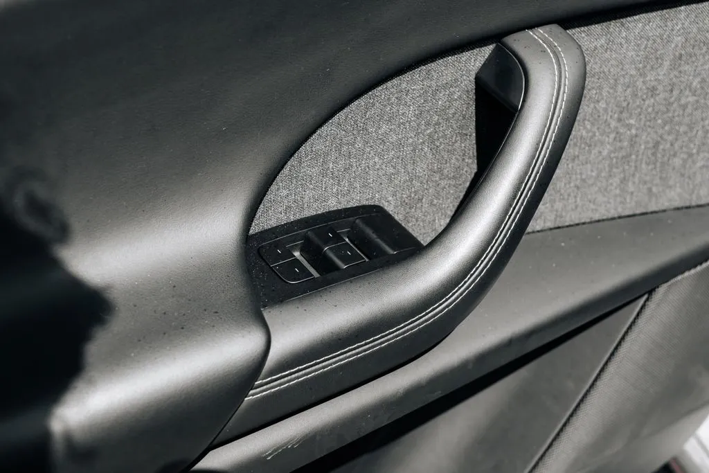 Tesla Model X photo 19