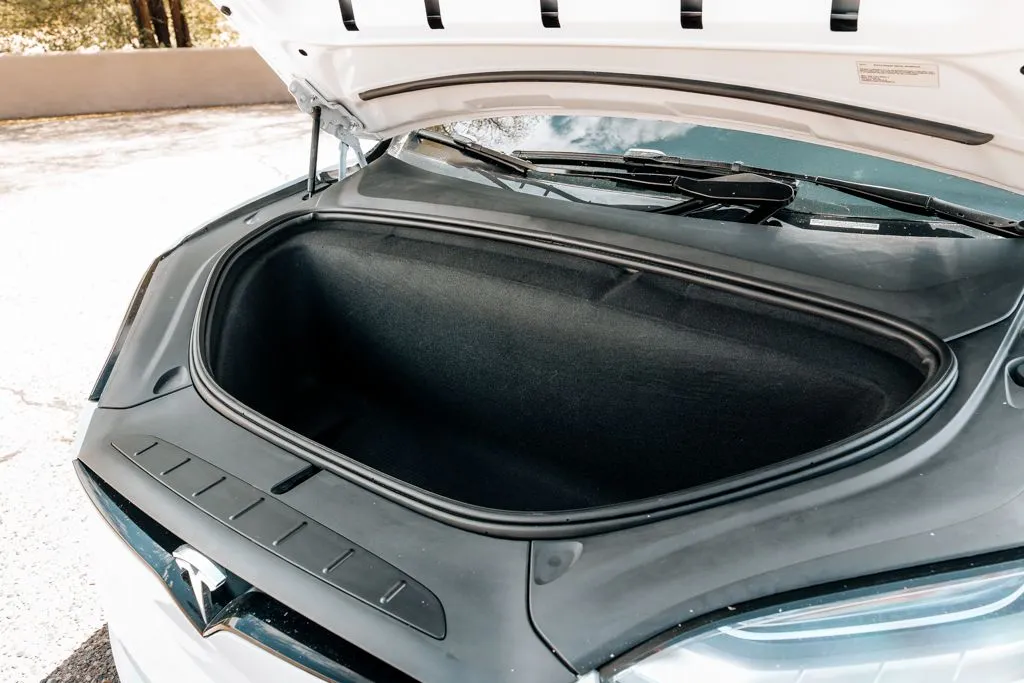 Tesla Model X photo 49