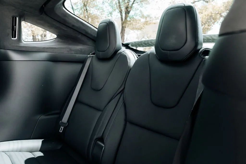 Tesla Model X photo 37