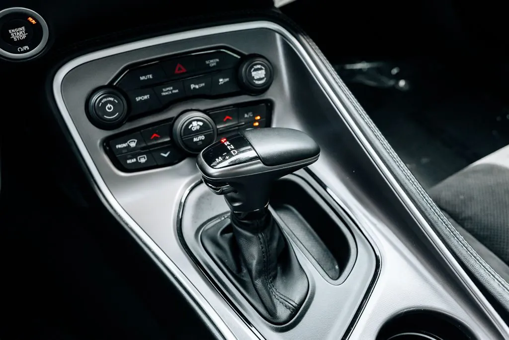Dodge Challenger photo 32