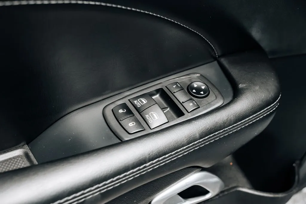 Dodge Challenger photo 21