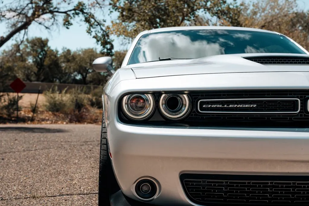 Dodge Challenger photo 9