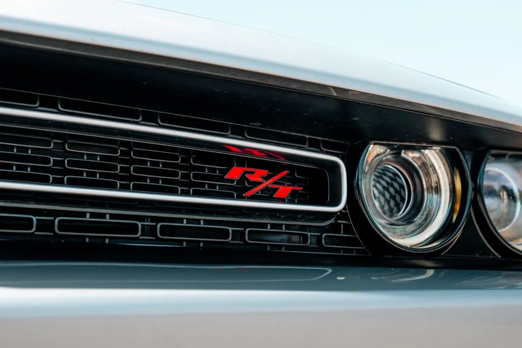 Dodge Challenger photo 11