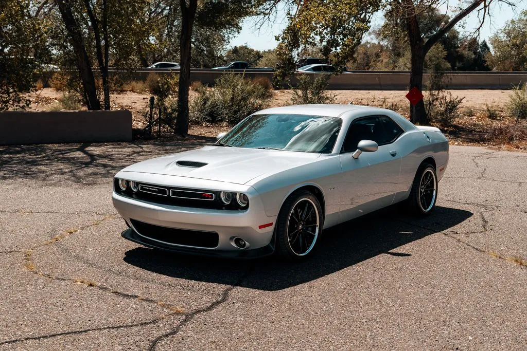 Dodge Challenger photo 14