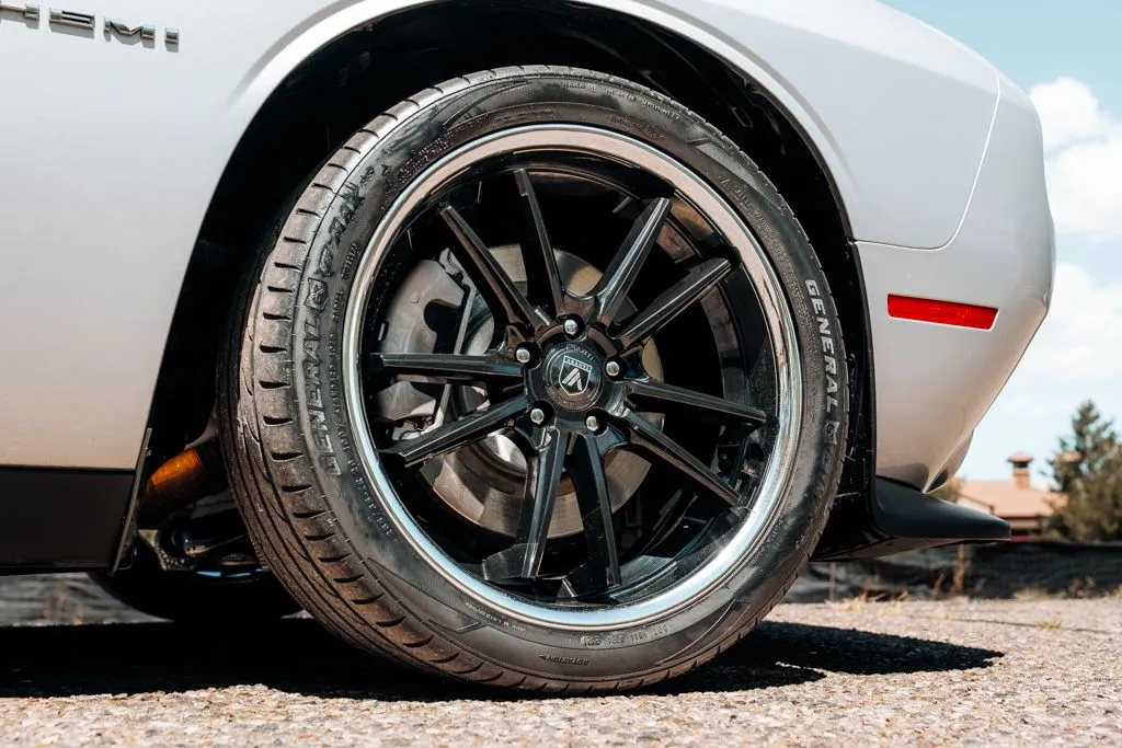Dodge Challenger photo 13