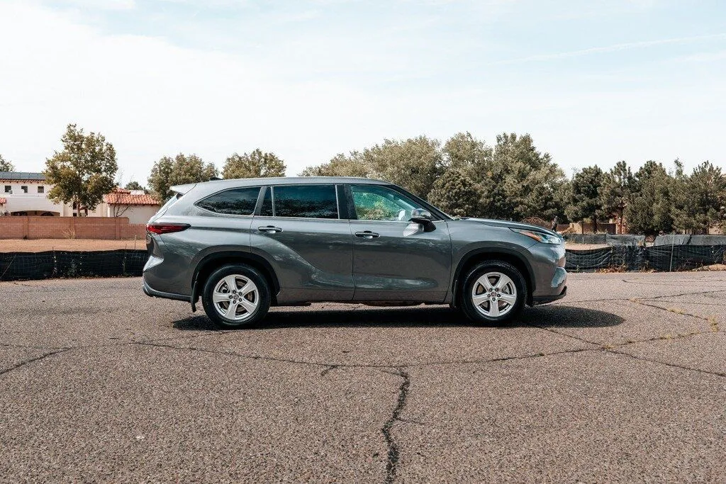Toyota Highlander photo 8