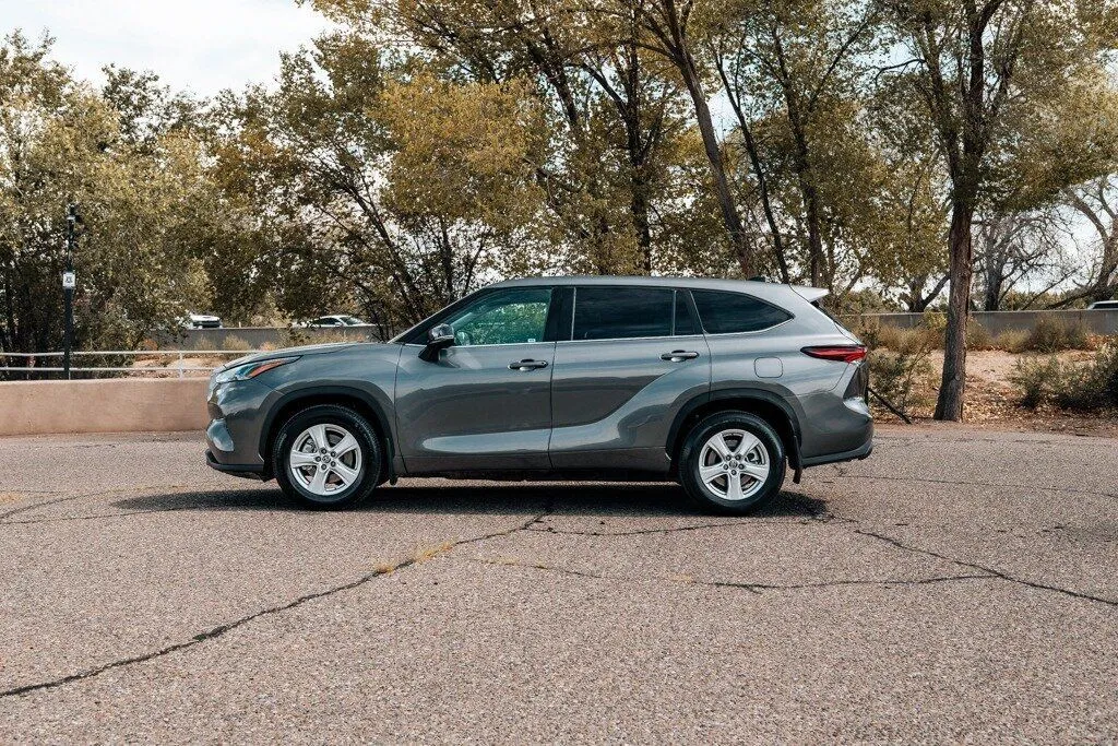Toyota Highlander photo 4