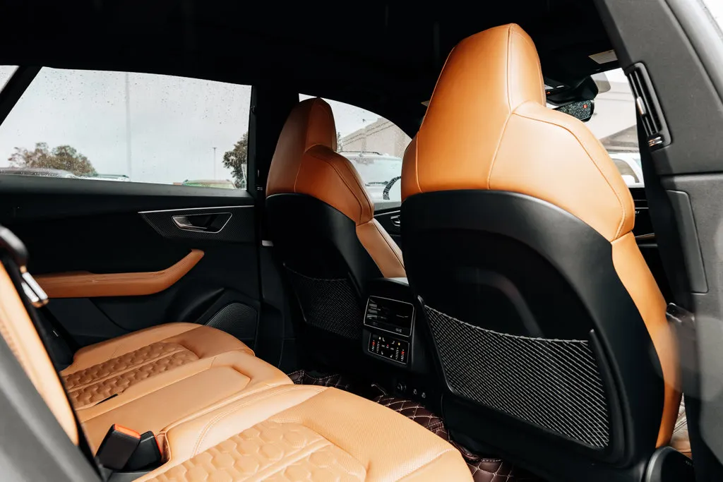 Audi RS Q8 photo 46