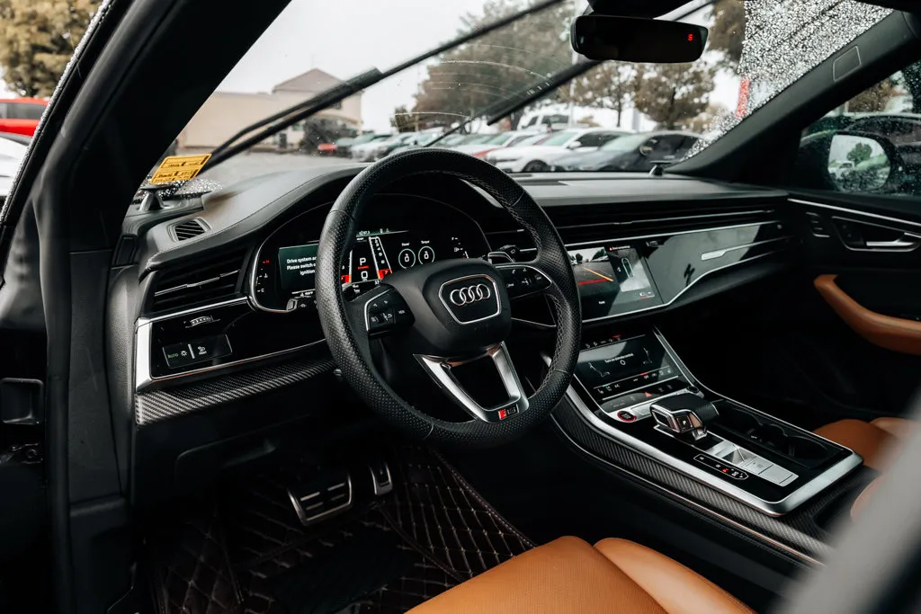 Audi RS Q8 photo 17