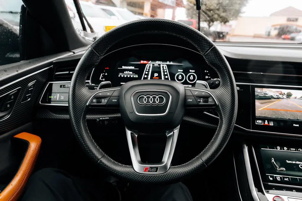 Audi RS Q8 photo 22