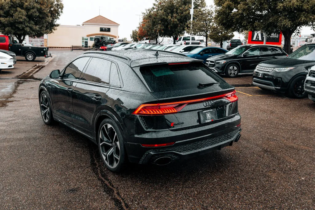 Audi RS Q8 photo 16
