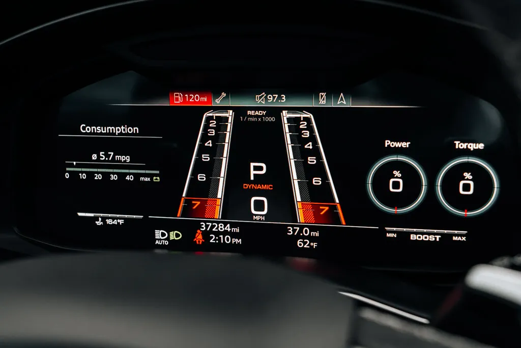 Audi RS Q8 photo 27