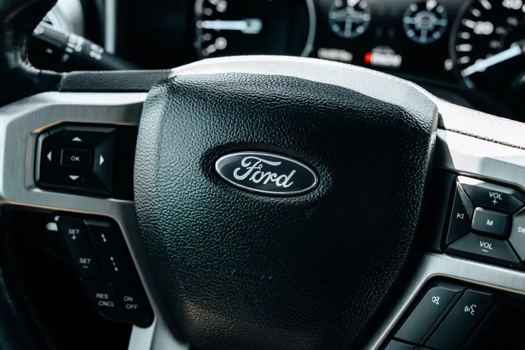 Ford F350SD photo 26
