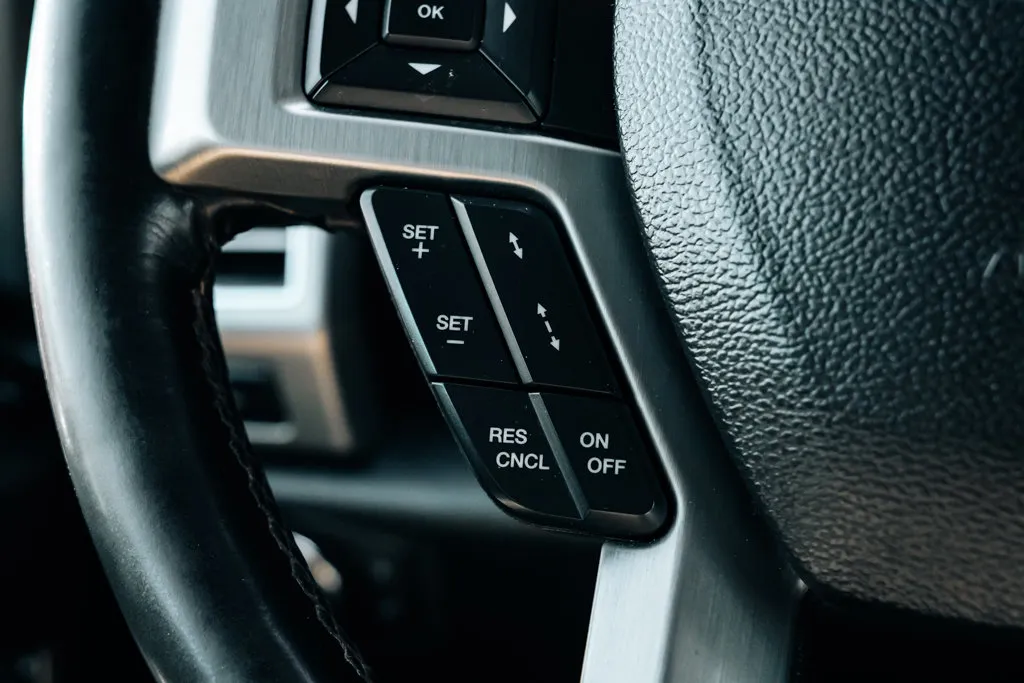 Ford F350SD photo 27