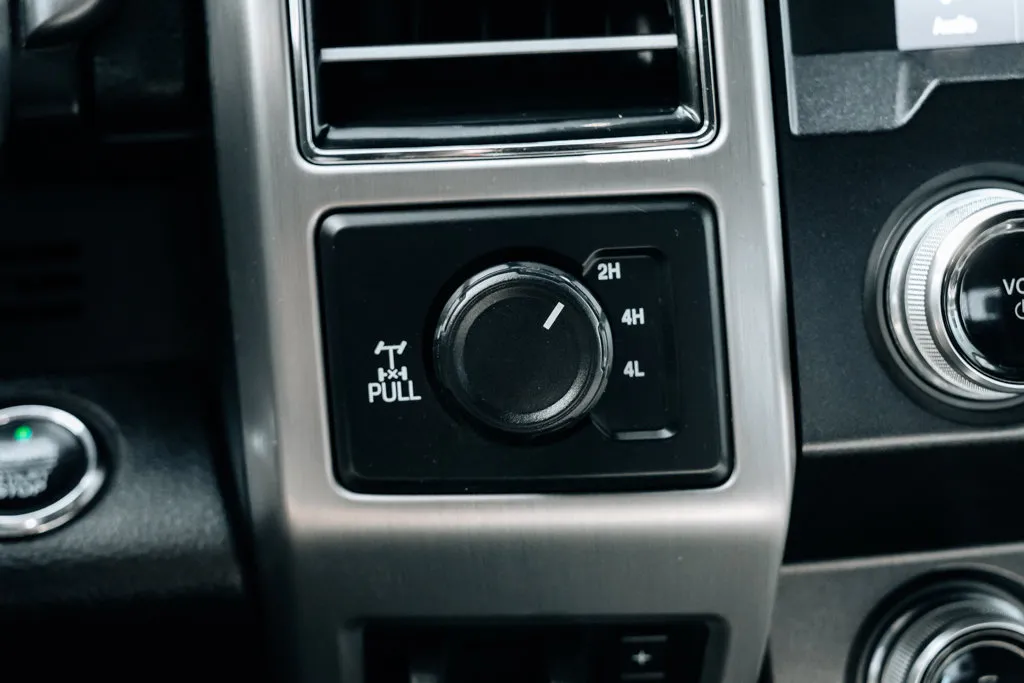 Ford F350SD photo 36