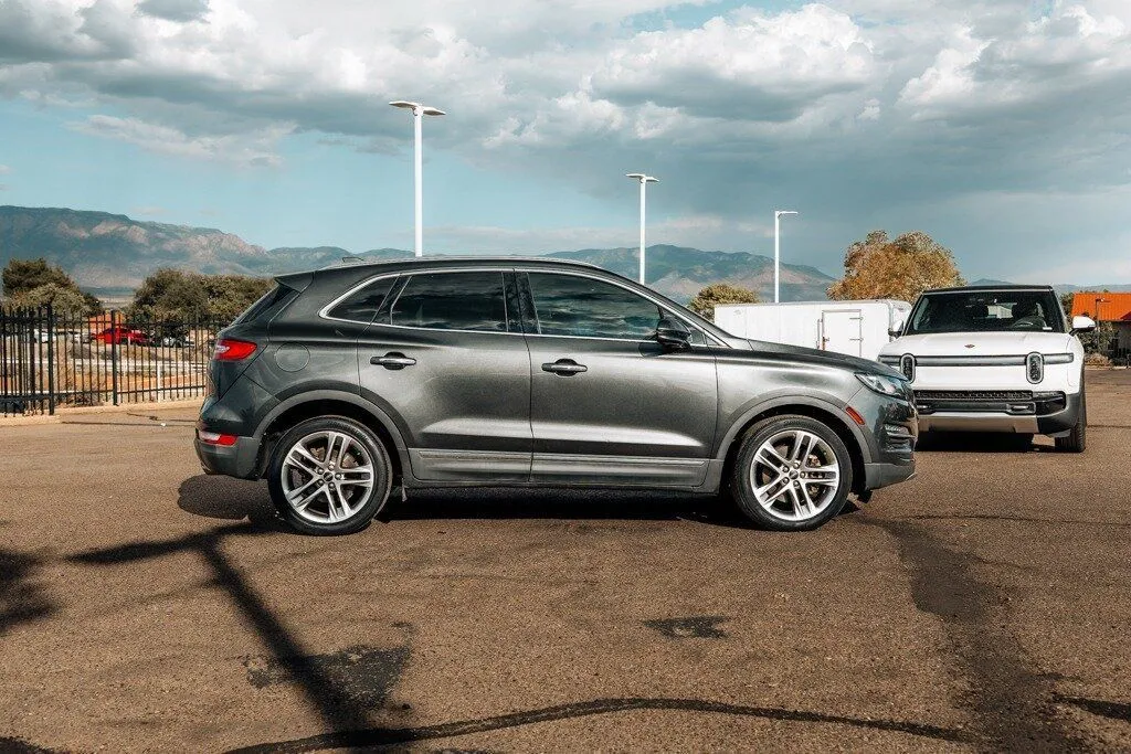 Lincoln MKC photo 8
