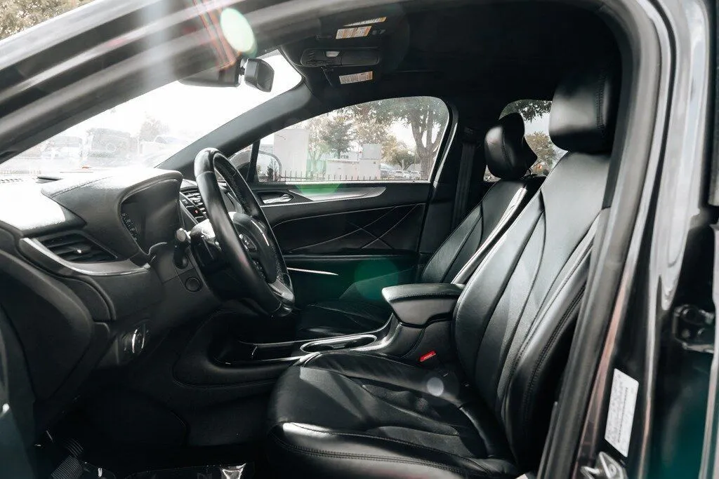 Lincoln MKC photo 18