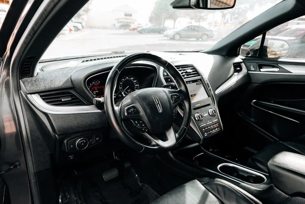 Lincoln MKC photo 17