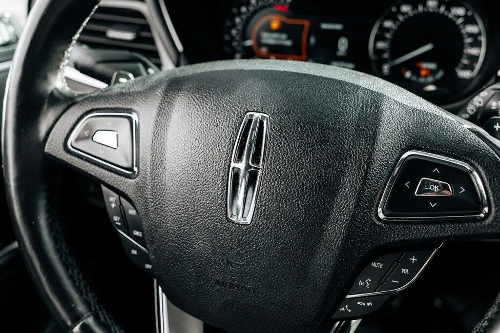 Lincoln MKC photo 24