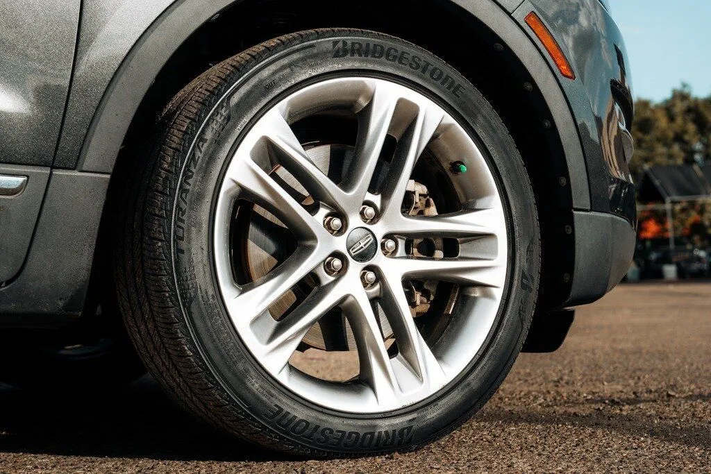 Lincoln MKC photo 11