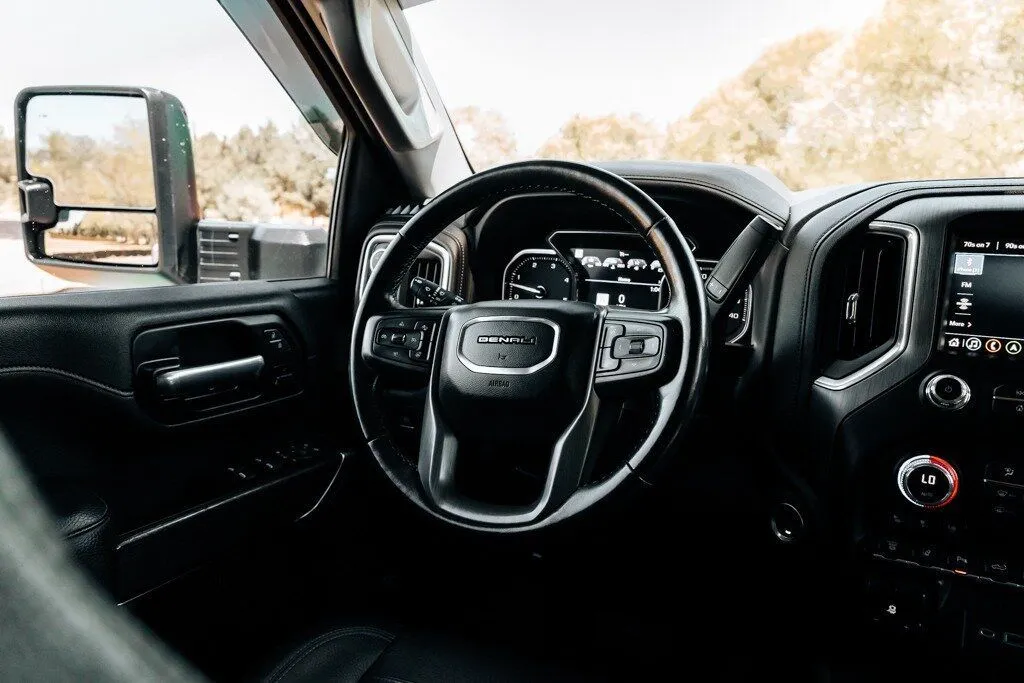 GMC Sierra photo 24