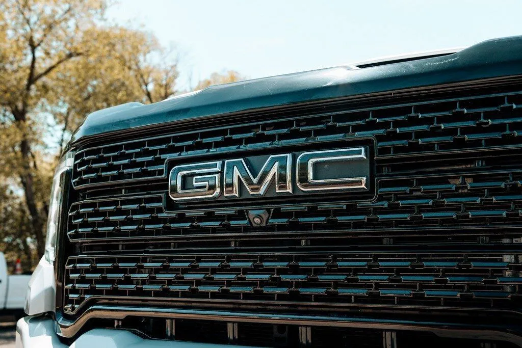 GMC Sierra photo 10