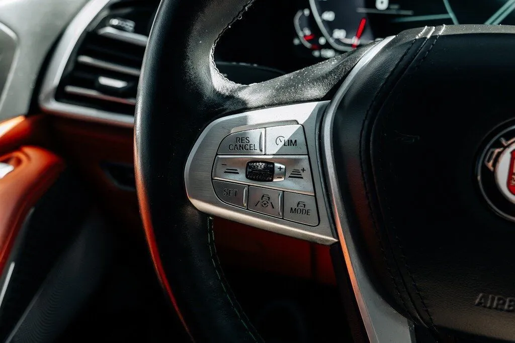 BMW X7 photo 32