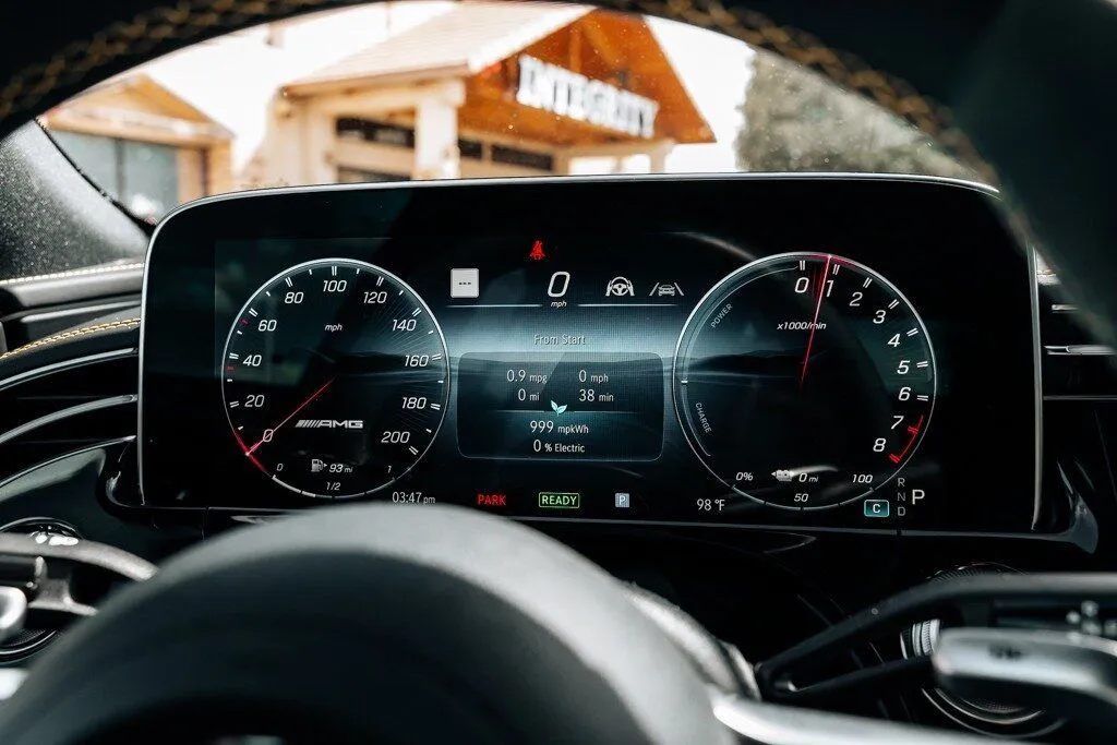 Mercedes-Benz E-Class photo 36